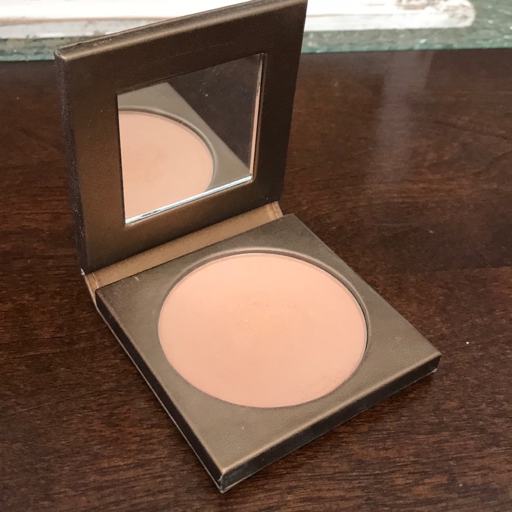 Tarte Amazonian clay matte waterproof bronzer